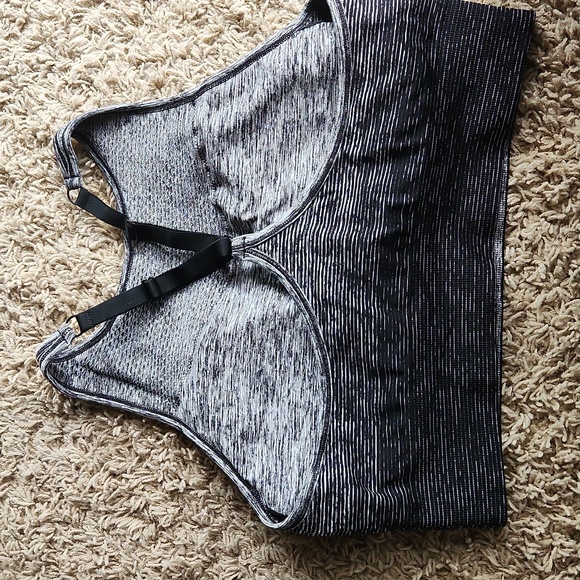 Athletic Works womans sports bra size 2XL with adjustable straps - Picture 2 of 5